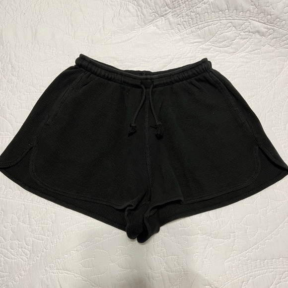 Brandy Melville Pants - Brandy Melville / John Galt black shorts